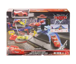 CARS - комплект Турнир за купата „Пистън“с количка Маккуин