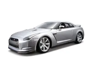 Bburago Gold - модел на кола 1:18 - Nissan GT-R