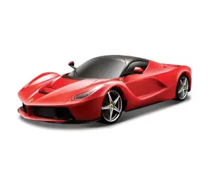 Bburago Ferrari - модел на кола 1:24 - LA Ferrari