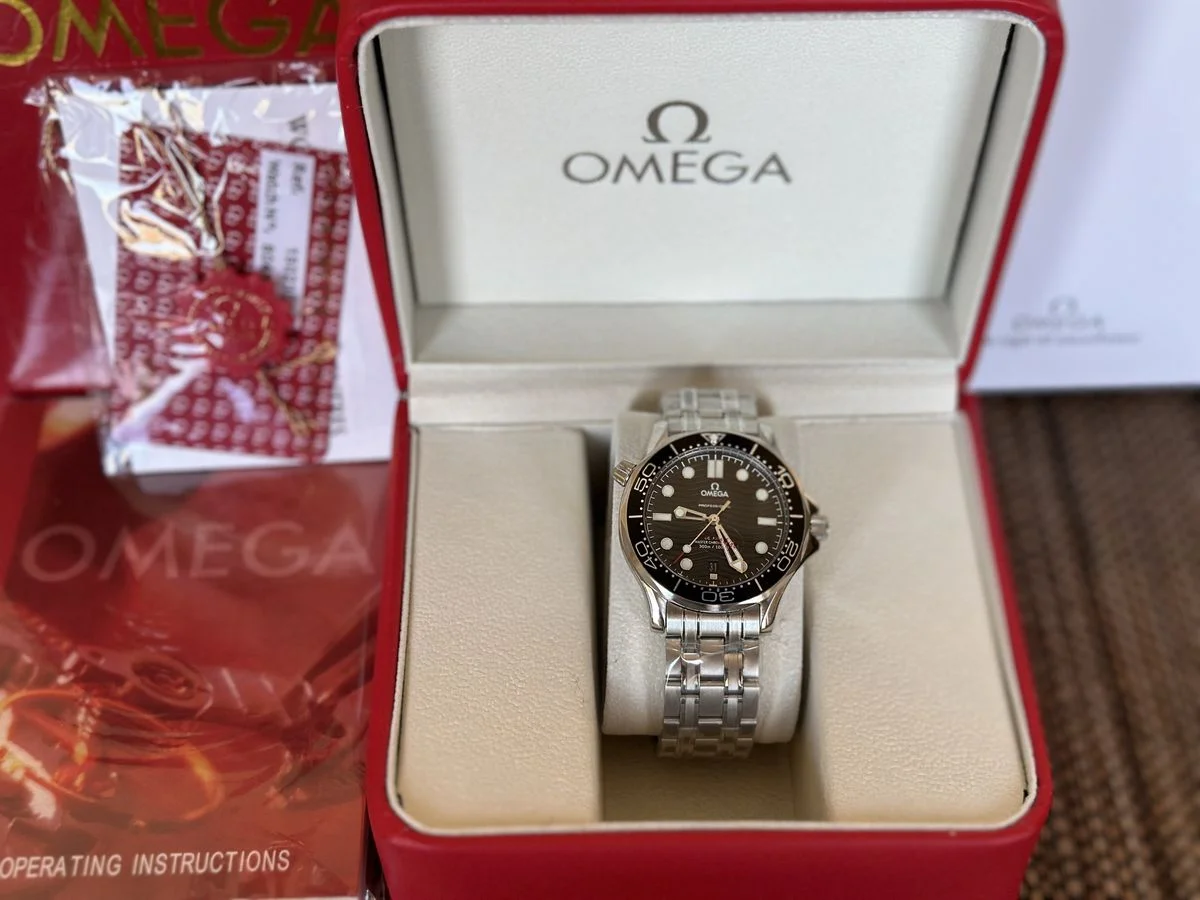 Omega Seamaster Diver 300m Black Dial — снимка 2