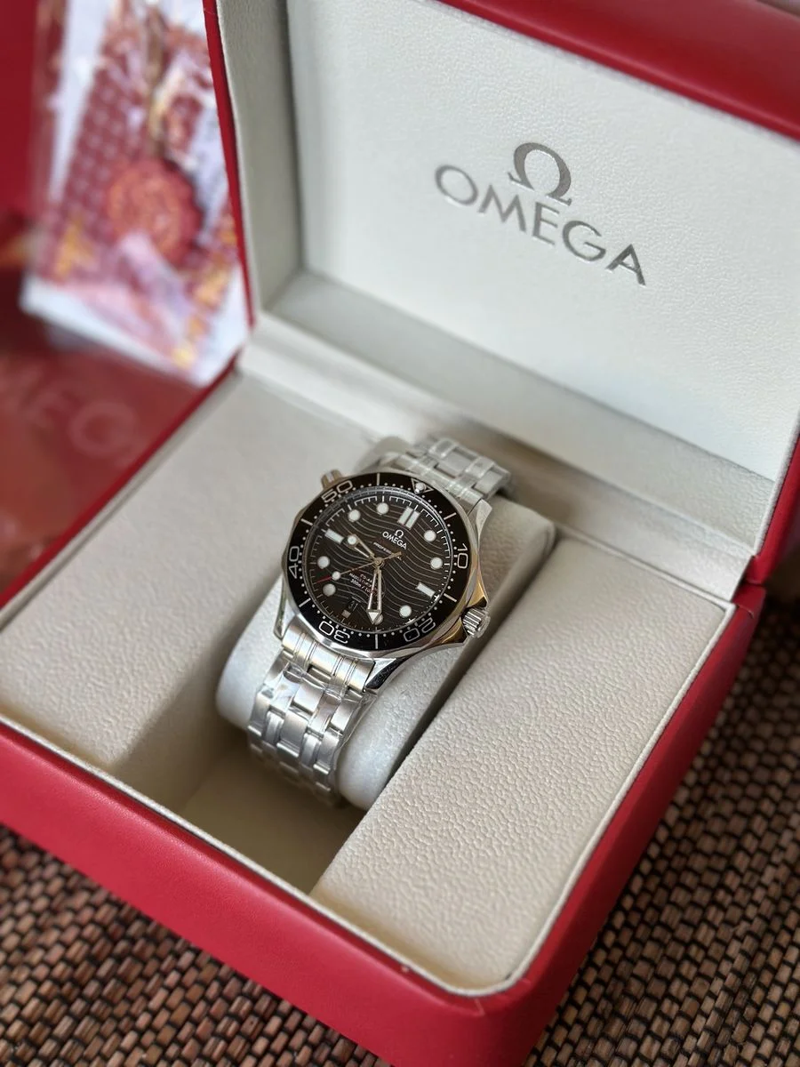 Omega Seamaster Diver 300m Black Dial — снимка 4