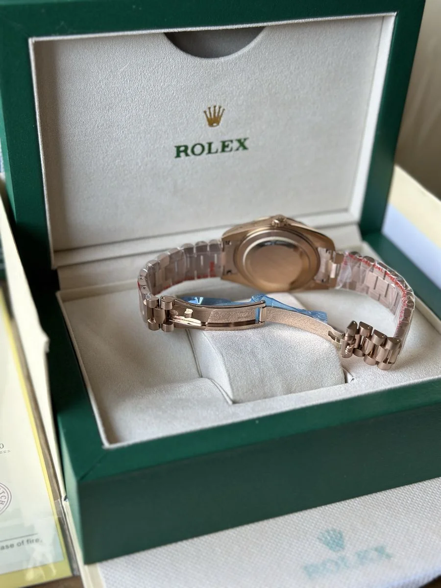 Rolex Day-Date Rose Gold And Green 40 mm — снимка 5