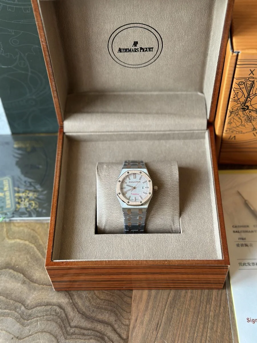 Audemars Piguet Royal Oak 33 mm Quartz - ДАМСКИ МОДЕЛ. — снимка 2