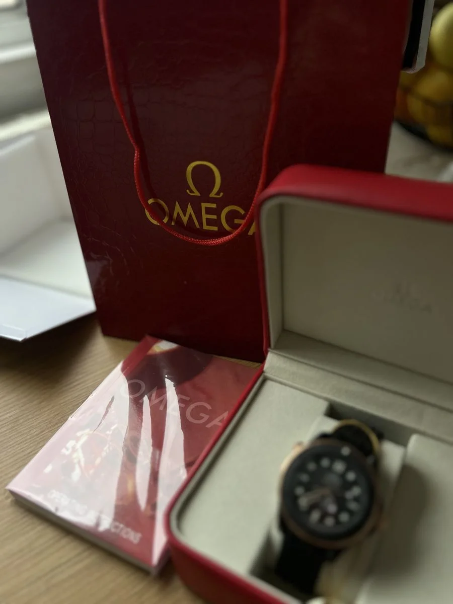 Omega Seamaster Diver 300M Rose Gold and Black 42 mm Rubber Strap — снимка 4