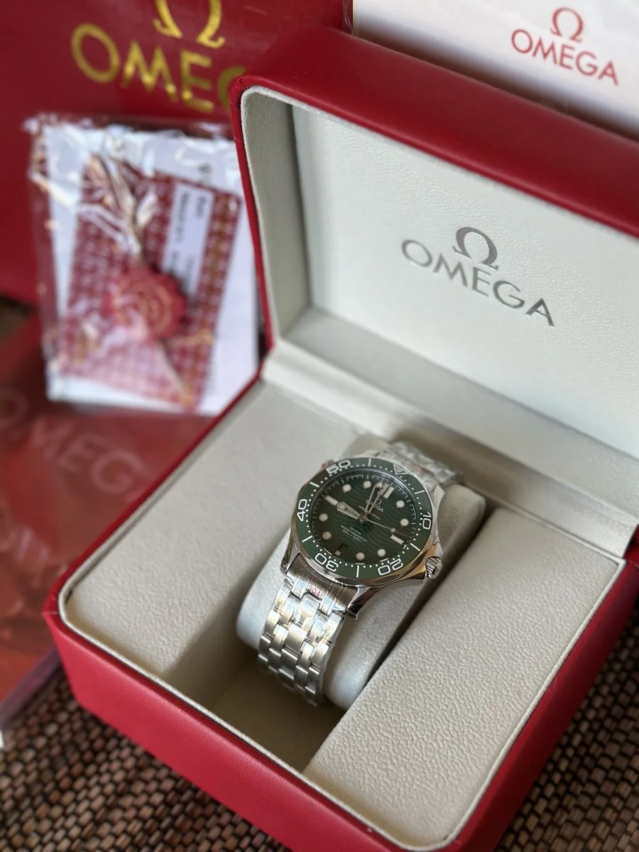 Omega Seamaster Diver 300 m Green — снимка 2