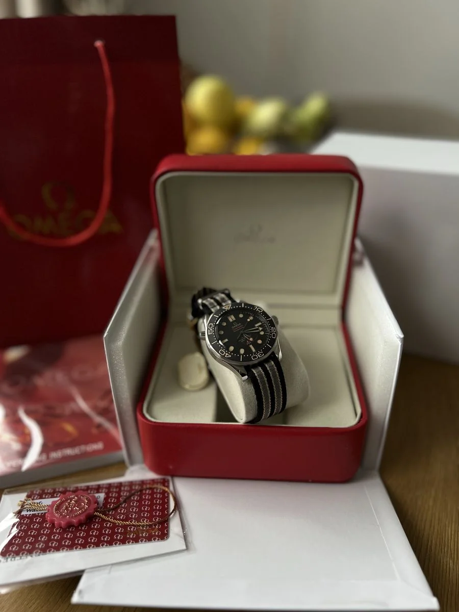 Omega Seamaster Diver 300M “James Bond 007” 42 mm — снимка 3