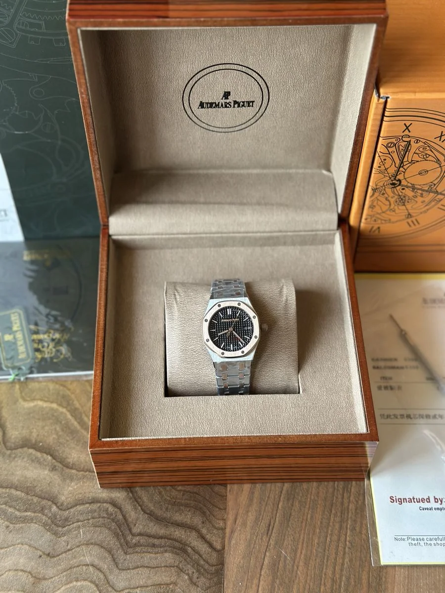 Audemars Piguet Royal Oak 33mm Quartz - ДАМСКИ МОДЕЛ — снимка 2