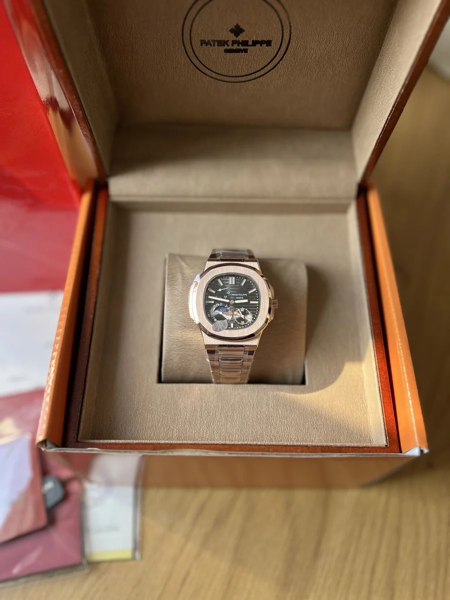 Patek Philippe Nautilius Rose Gold 40 mm — снимка 2