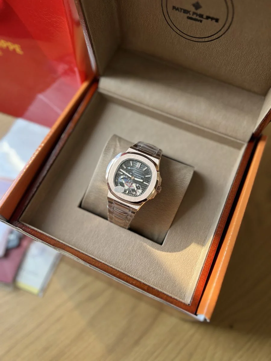 Patek Philippe Nautilius Rose Gold 40 mm — снимка 3