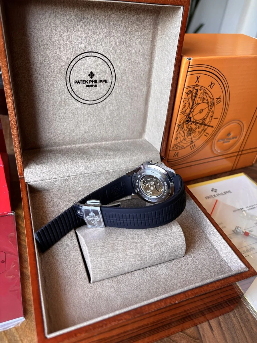 Patek Philippe Aquanaut Black 40 mm — снимка 4