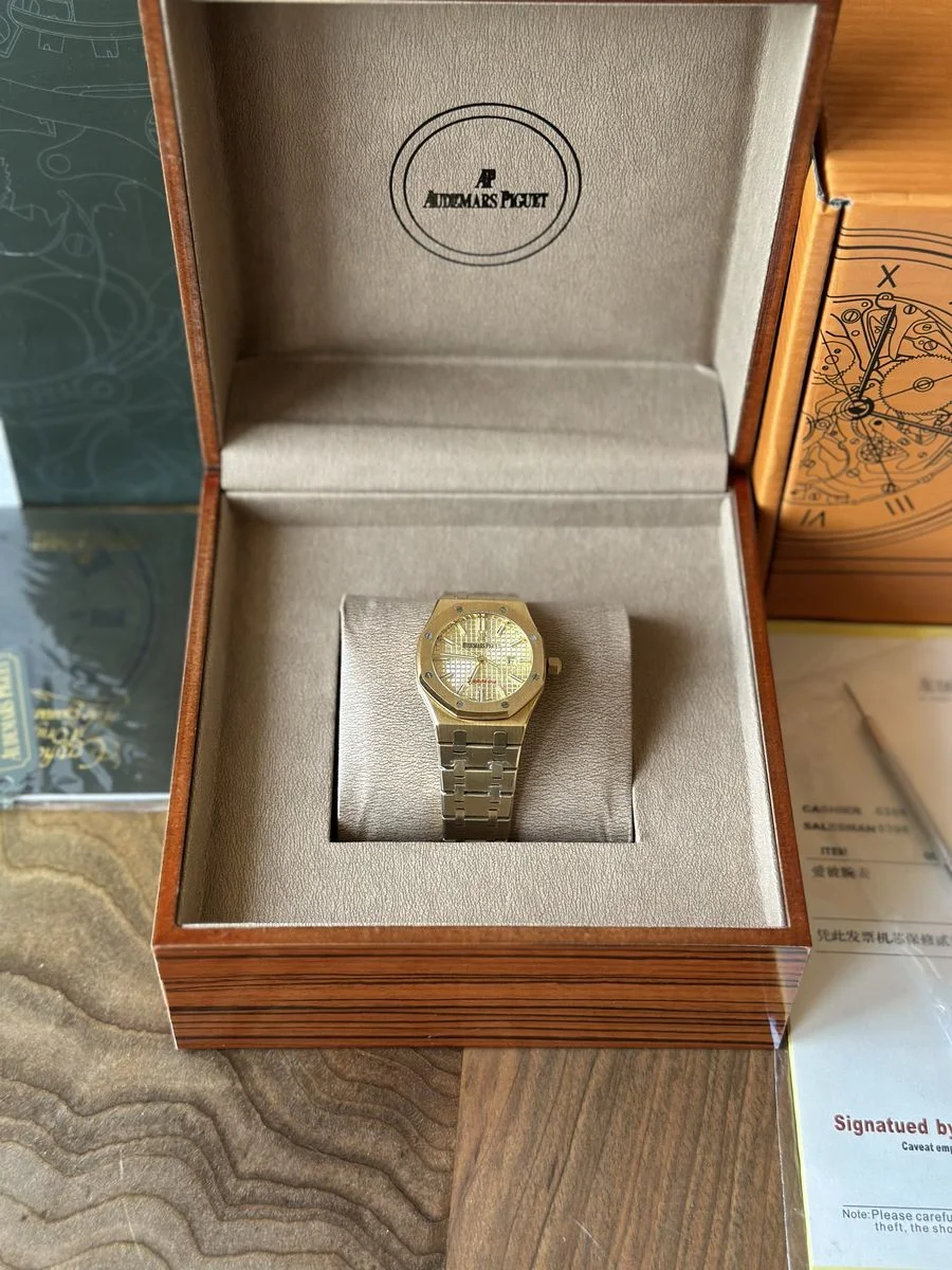 Audemars Piguet Royal Oak 33 mm Quartz - ДАМСКИ МОДЕЛ — снимка 2
