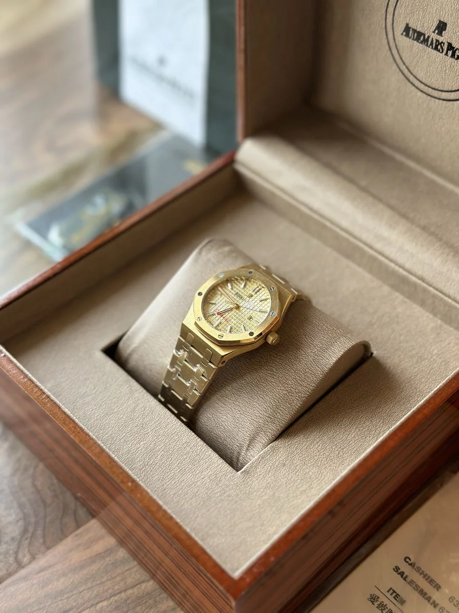 Audemars Piguet Royal Oak 33 mm Quartz - ДАМСКИ МОДЕЛ — снимка 3