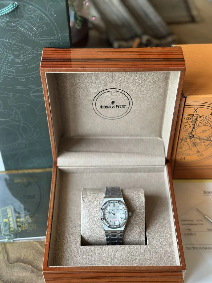 Audemars Piguet Royal Oak 33 mm Quartz - ДАМСКИ МОДЕЛ — снимка 2