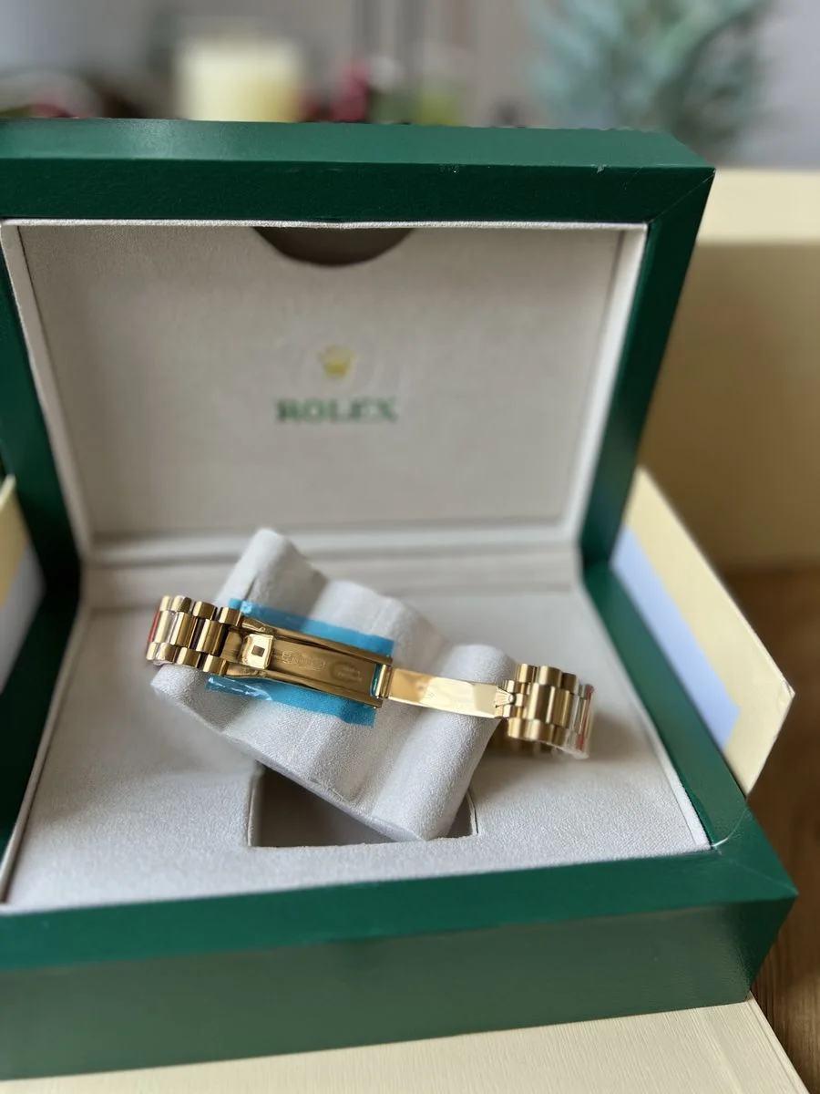 Rolex Day-Date Gold And Green Diamonds 40 mm — снимка 4