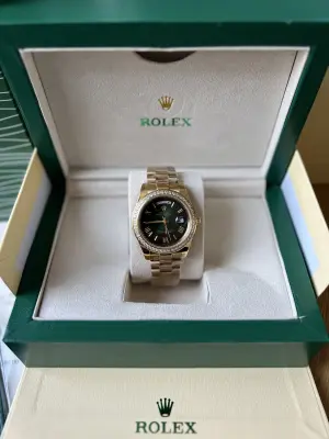 Rolex Day-Date Gold And Green Diamonds 40 mm
