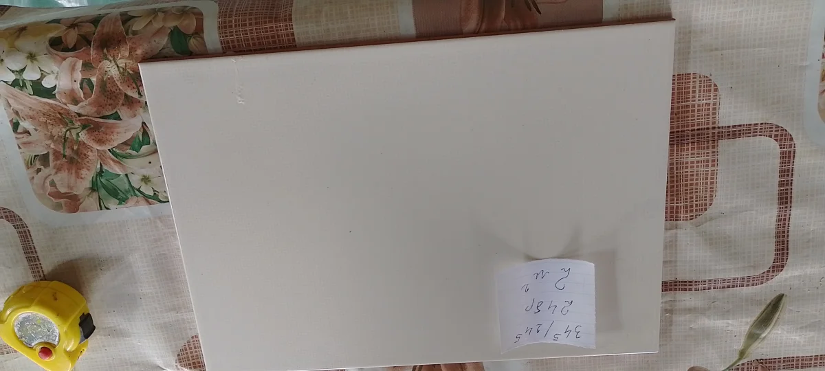 Продавам фаянсови и теракотени плочи