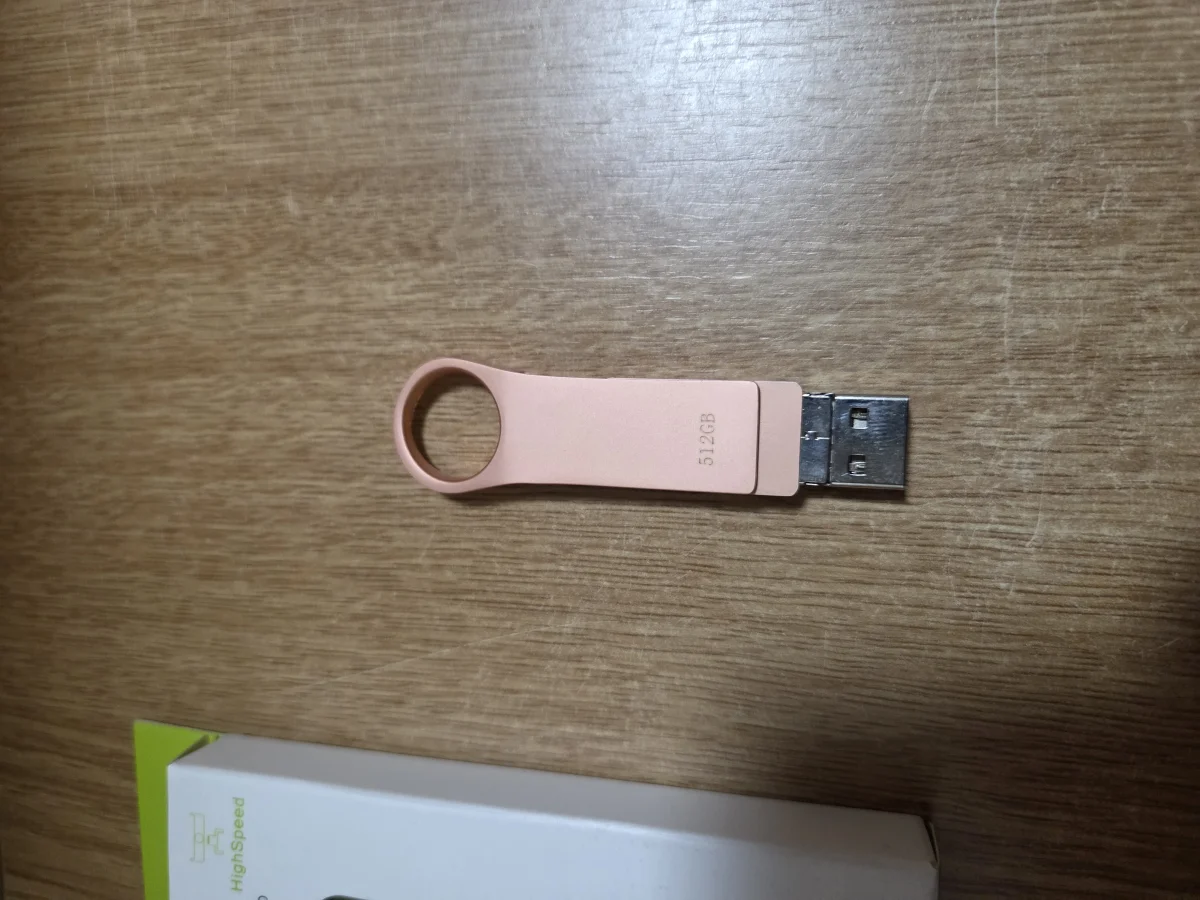 Мултифункционална USB флаш памет, съвместима с устройства на Apple (iPhone/iPad/iPod), Android и Windows. Употреба: Позволява лесно прехвърляне и съхранение на снимки, видеоклипове и музика. Съвместим — снимка 3