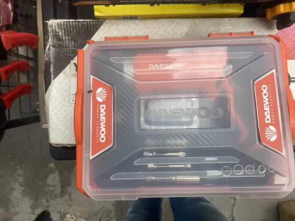Отвертка акумулаторна DAEWOO DAS40 - Li-ion 3.7V - 33бр. аксесоари — снимка 3