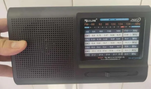 Радиоприемник Golon RX-3040S + соларен панел,BT,USB,TFT — снимка 4