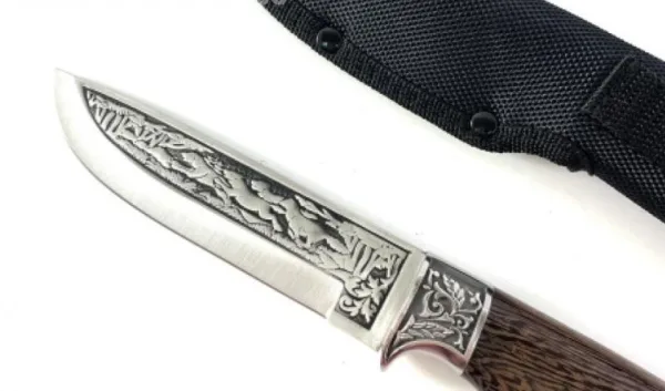 Богато двустранно гравиран ловен нож с инкрустирани вълци 130х255 — снимка 3