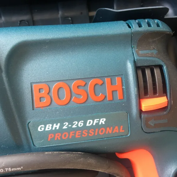 Мощен перфоратор BOSCH GBH 2-28 Professional, 880W, SDS-plus, 3.2J — снимка 3