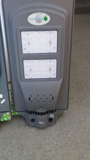 Соларна лампа 40W с pir датчик за движение, IP65 + дистанционно