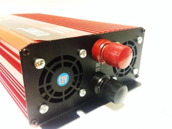 Качествен инвертор за автомобил или камион 12V/24V-220V, - 4000W (UKS) — снимка 3