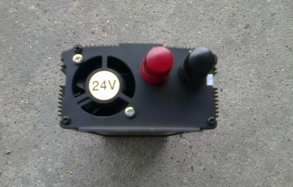 Висококачeствен инвертор за камион UKC 24V-220V, 2000W — снимка 5