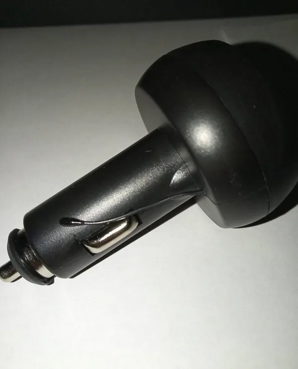 3 в1 , Волтметър ,термометър, USB зарядно за кола, VST-706 — снимка 2