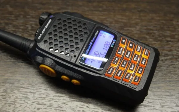 Двубандова Радиостанция Baofeng 6R 5/8w DTMF,CTCSS,DCS — снимка 5