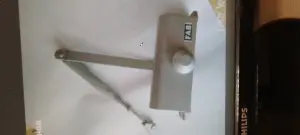 Продавам автомат за врата